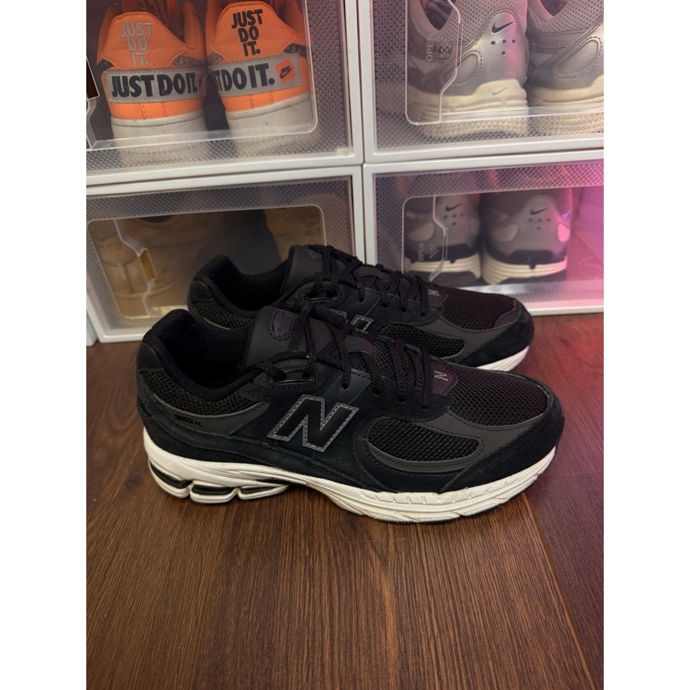 New Balance 2002R Black Grey GC2002BK Youth Size 7 Sneakers Shoes
